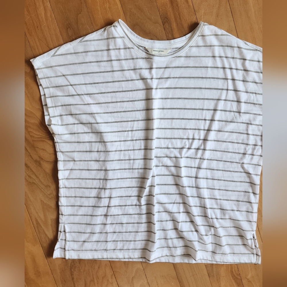 Women's New Banana Republic box t-shirt, Size small